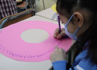 2025-10-21 1A 藝文-涼帽