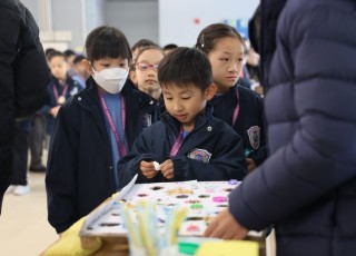 英文科學習活動--Fundraising activity